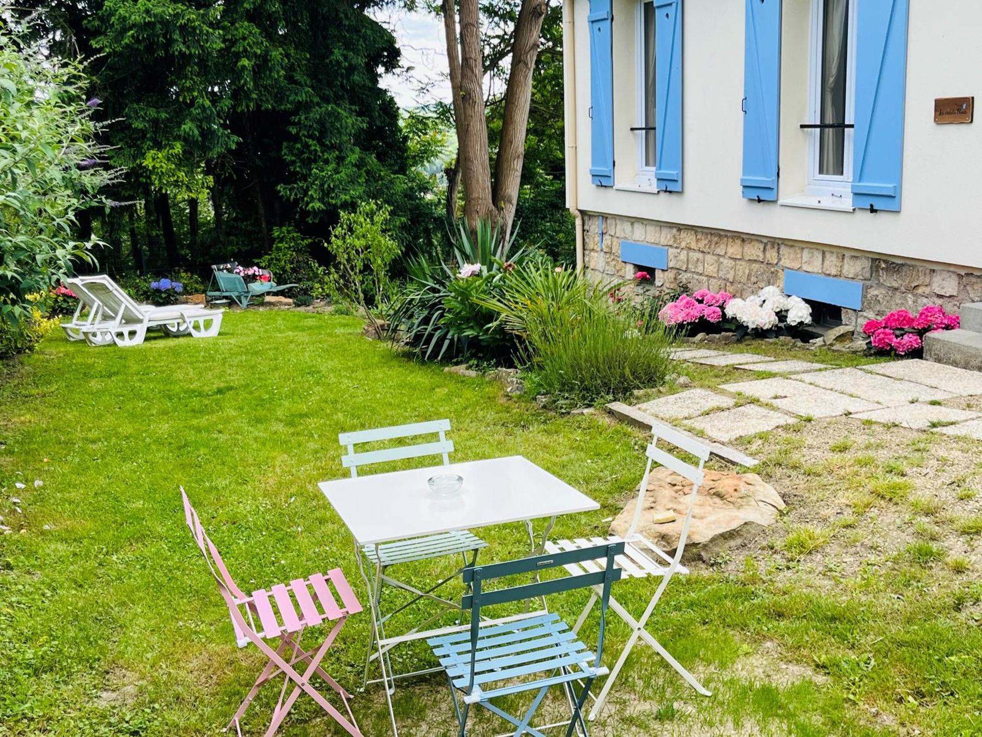 Les Volets Bleus Villa Parmain Kültér fotó
